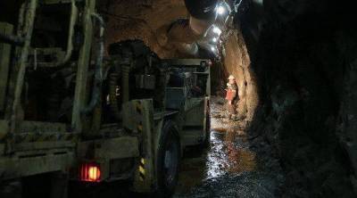 Уральские рабочие Свердловские шахтеры добились выплаты зарплат Человек в тысячу километров