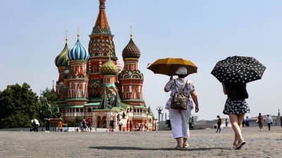 Облачная погода и жара до 33 градусов ожидаются в воскресенье в Москве