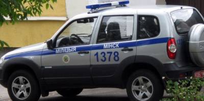 В ворота российского посольства в Минске врезался легковой автомобиль