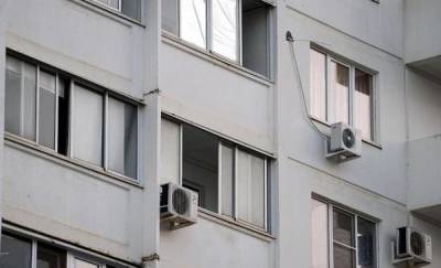 "В квартире были разборки": в Тюмени девушка выпала из окна многоэтажки