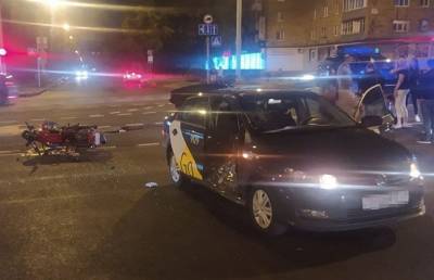 На Партизанском проспекте в Минске такси не пропустило мотоциклиста: он травмирован