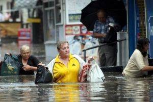 Улицы Одессы ушли под воду после грозы. ВИДЕО
