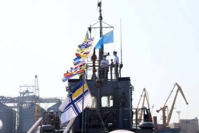 В Одессе на буксире, сражавшемся с российским флотом, подняли крымскотатарский флаг