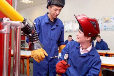 До 1 октября в России должны запустить программу содействия занятости молодежи – Учительская газета