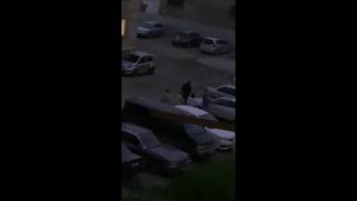 Южносахалинец проткнул ножом колеса припаркованного во дворе автомобиля