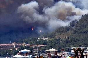 В Турции вспыхнул лесной пожар на популярном курорте. ФОТО, ВИДЕО