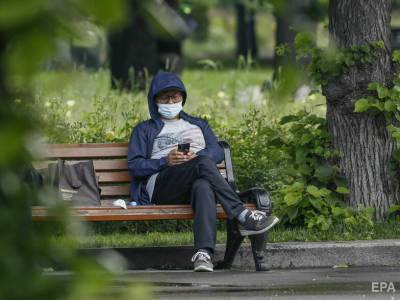 ВОЗ призывает носить маски даже вакцинированных людей из-за распространения штамма коронавируса "Дельта"