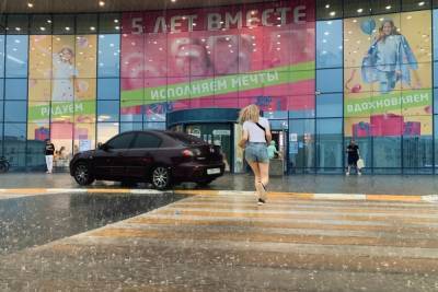 После изнуряющей жары в Тверь пришла гроза: хроники непогоды в областной столице