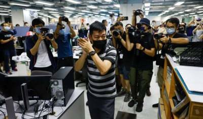 Слезы не сдержать: как закрывали последнюю независимую газету Гонконга