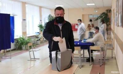 «Как на праздник»: тюменцы четвертый день принимают участие в голосовании по поправкам в Конституцию