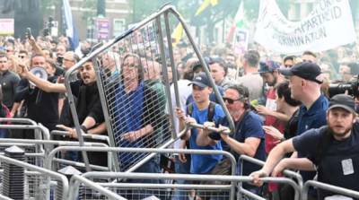 В Лондоне прошел многотысячный протест коронаскептиков, есть задержанные