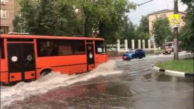 Дороги в Автозаводском районе затопило после ливня