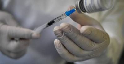 AstraZeneca начала испытание вакцины против южноафриканского штамма коронавируса