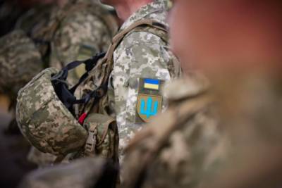Боевики обстреляли украинские позиции на Донбассе: ранен боец