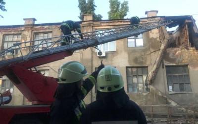В Одессе рухнула часть здания завода