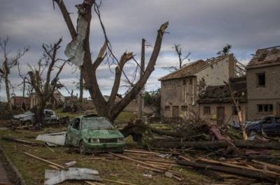 Торнадо в Чехии: сообщили о гибели двухлетнего ребенка