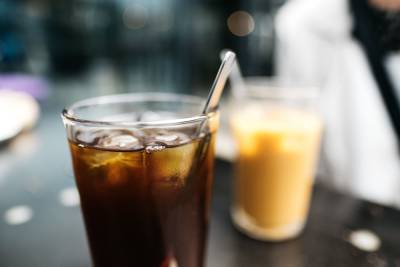 Врач рекомендовала россиянам "аккуратно" пить кофе при жаркой погоде