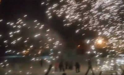 Фейерверк выстрелил в толпу: тюменцы рассказали об инциденте, произошедшем в новогоднюю ночь