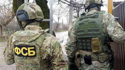 Суд в Москве арестовал за мошенничество трех офицеров авиации ФСБ