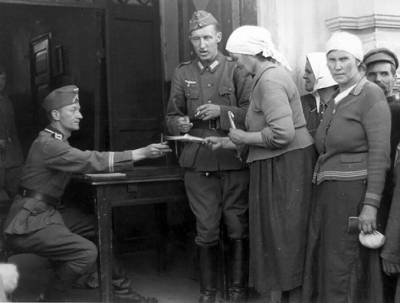 Какие документы проверяли немецкие оккупанты у жителей СССР