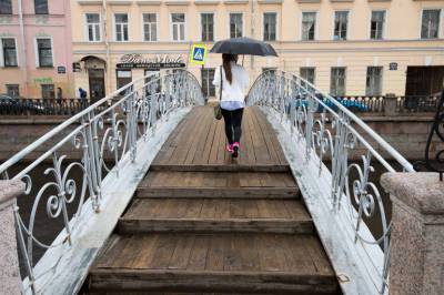 В понедельник петербуржцам пообещали дожди с грозами