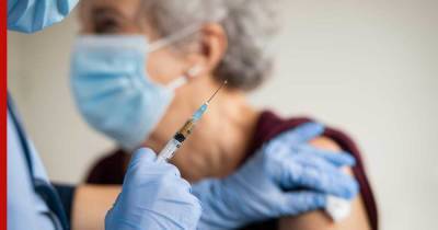 Кто может получить медотвод от прививки от COVID-19, рассказала врач