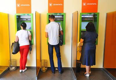 Опрос показал, сколько россиян пользуются банкоматами