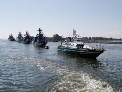 Роман Мартов - Главная база Балтийского флота вовсю готовится ко Дню ВМФ - vpk-news.ru - Балтийск