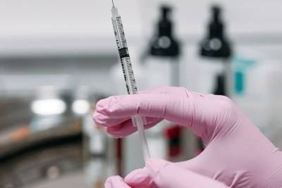 В Брянске выстраиваются очереди в пункты вакцинации от коронавируса