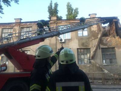На одесской Молдаванке обрушилась часть бывшего завода (фото)