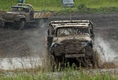 «Битва титанов»: в Твери пройдет гонка по грязи на грузовиках и внедорожниках