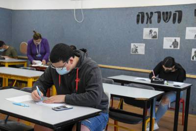Израильским школьникам разрешили сдавать экзамены без масок
