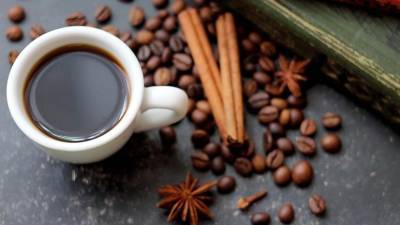 Кардиолог призвала употреблять кофе в жару с осторожностью