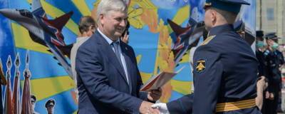 Александр Гусев вручил дипломы выпускникам Военно-воздушной академии
