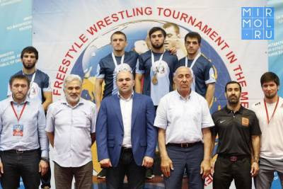 В Каспийске завершился турнир по вольной борьбе имени Али Алиева