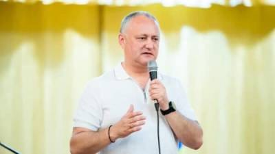 Додон: Президент Молдавии Санду работает на «дядю Сэма» и западных послов