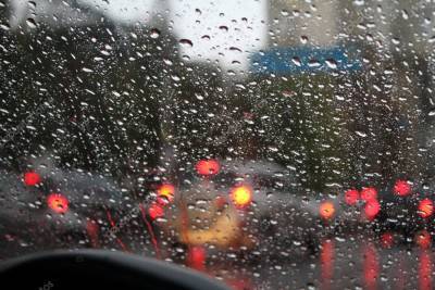 ГАИ рекомендует в условиях дождя быть предельно внимательными