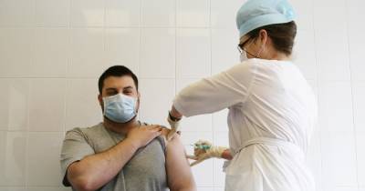 Обязательную вакцинацию вводят в Тамбовской и Смоленской областях