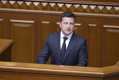Владимир Зеленский ​внесет в Раду как неотложный законопроект о большом гербе Украины