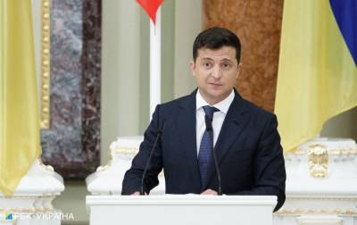 Зеленский внес в Раду закон о большом гербе Украины