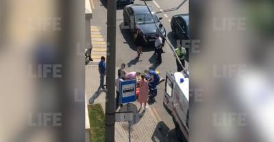 "Она не шевелится": В Москве легковушка сбила девушку у пешеходного перехода