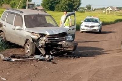 Пьяный водитель внедорожника влетел в легковушку в Белгородской области