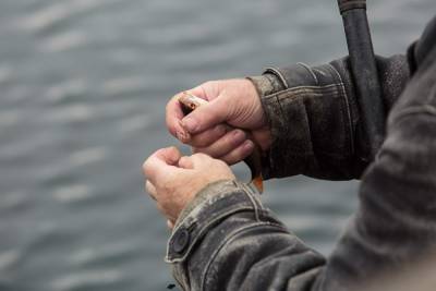 На Урале беременная рыбачка заявила о травмах после конфликта с инспектором рыбнадзора