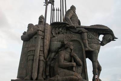 Обновление территории у памятника Александру Невскому под Псковом завершат в июле