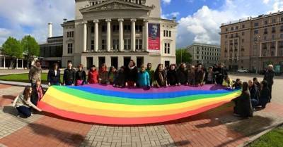 Нацобъединение осудило премьера Кариньша за поддержку ЛГБТ