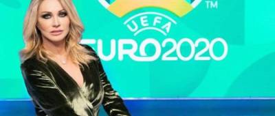 Італійська ведуча на Євро-2020 повторила культову сцену з «Основного інстинкту»: відео