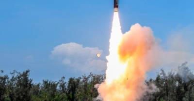 Индия испытала ракету, способную нести ядерную боеголовку (фото)