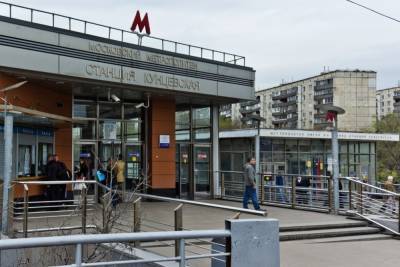 Участок Филевской линии метро Москвы остановили из-за ливня