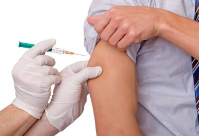 В регионе ежедневно вакцинируются около трёх тысяч человек