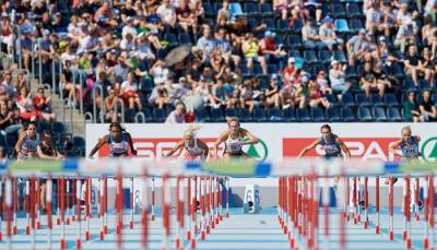 Маклафлин установила мировой рекорд в беге на 400 метров с барьерами